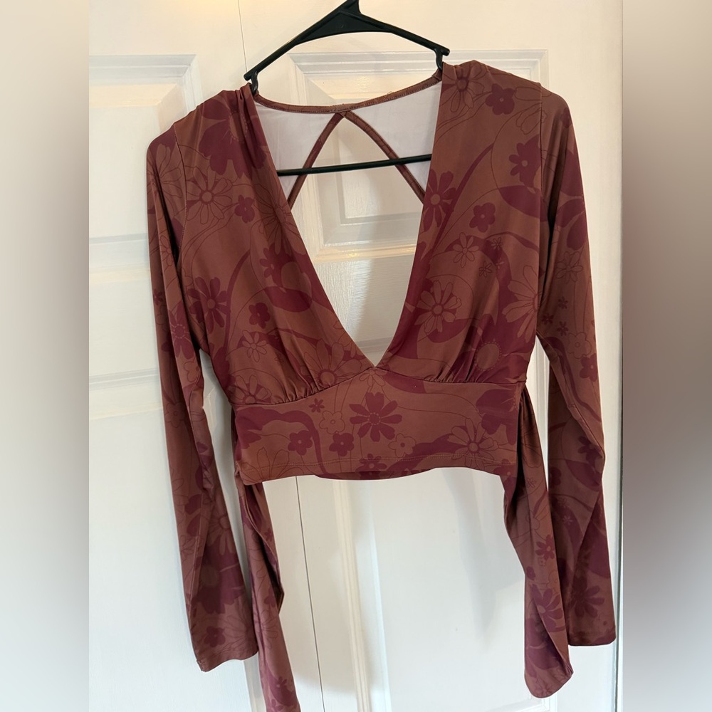 Urban Outfitters Floral Deep V Crop Top - Burgundy